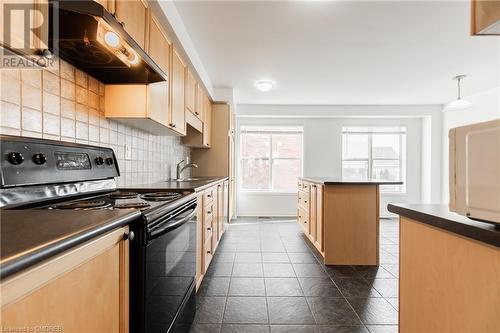 2925 Garnethill Way, Oakville, ON - Indoor Photo Showing Kitchen