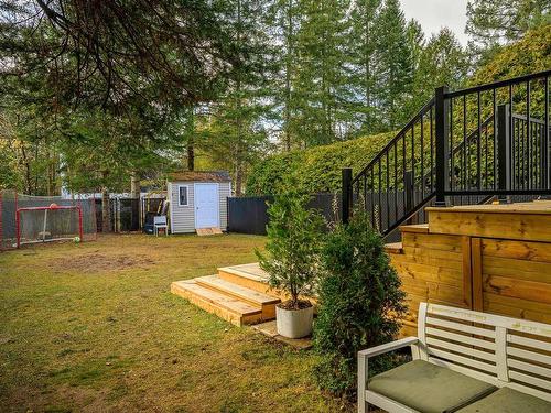 Backyard - 42 Av. Carmen, Saint-Sauveur, QC - Outdoor