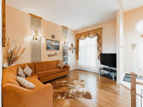 Salon - 59 Rue Perrier, Notre-Dame-De-L'Île-Perrot, QC - Indoor Photo Showing Living Room