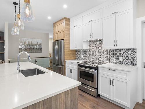 Cuisine - 11855 Rue Du Cuivre, Mirabel, QC - Indoor Photo Showing Kitchen With Upgraded Kitchen