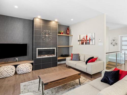 Salon - 11855 Rue Du Cuivre, Mirabel, QC - Indoor Photo Showing Living Room With Fireplace