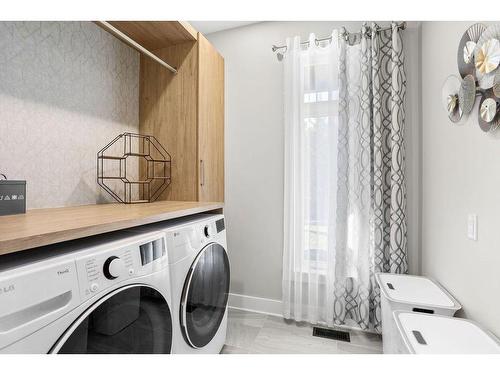 Salle de lavage - 11855 Rue Du Cuivre, Mirabel, QC - Indoor Photo Showing Laundry Room