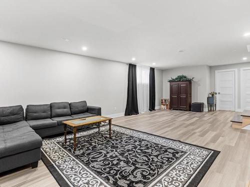 Salle familiale - 11855 Rue Du Cuivre, Mirabel, QC - Indoor