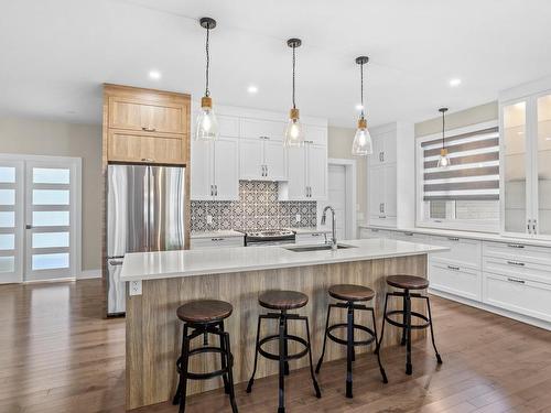 Cuisine - 11855 Rue Du Cuivre, Mirabel, QC - Indoor Photo Showing Kitchen With Upgraded Kitchen