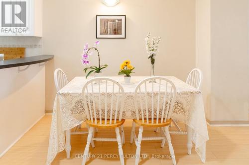 1204 - 393 King Street W, Toronto, ON - Indoor Photo Showing Dining Room