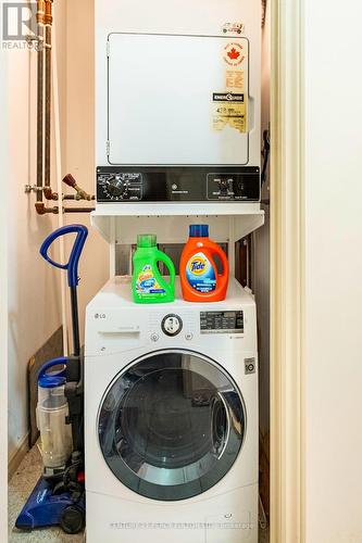 1204 - 393 King Street W, Toronto, ON - Indoor Photo Showing Laundry Room