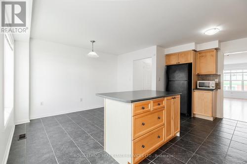 2925 Garnethill Way, Oakville, ON - Indoor Photo Showing Kitchen