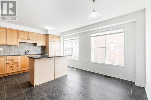 2925 Garnethill Way, Oakville, ON - Indoor Photo Showing Kitchen