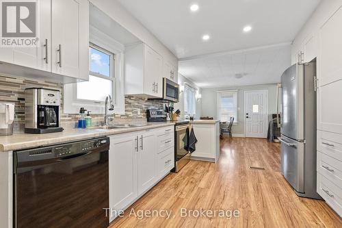 74 Knoll Street, Port Colborne (877 - Main Street), ON - Indoor Photo Showing Kitchen With Double Sink