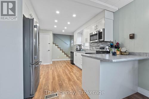 74 Knoll Street, Port Colborne (877 - Main Street), ON - Indoor Photo Showing Kitchen With Upgraded Kitchen