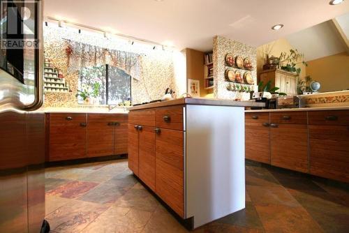 4276 Rockridge Place, West Vancouver, BC - Indoor Photo Showing Kitchen