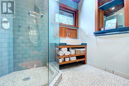 4276 Rockridge Place, West Vancouver, BC - Indoor Photo Showing Bathroom