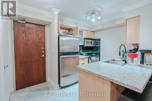 807 - 18 Harrison Garden Boulevard, Toronto, ON - Indoor Photo Showing Kitchen With Double Sink