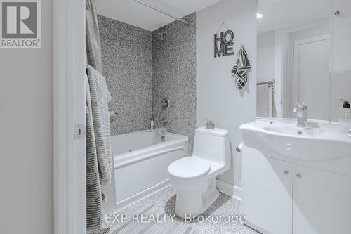 807 - 18 Harrison Garden Boulevard, Toronto, ON - Indoor Photo Showing Bathroom