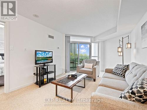 714 - 9 George Street N, Brampton, ON - Indoor Photo Showing Living Room