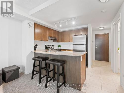 714 - 9 George Street N, Brampton, ON - Indoor Photo Showing Kitchen