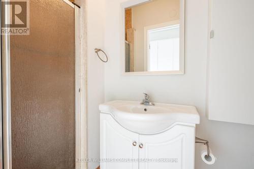 135 Hope Street, Toronto, ON - Indoor Photo Showing Bathroom