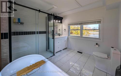 824 Trenton Frankford Road, Quinte West, ON - Indoor Photo Showing Bathroom