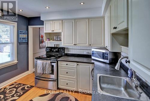 1341 Byron Baseline Road, London, ON - Indoor Photo Showing Kitchen