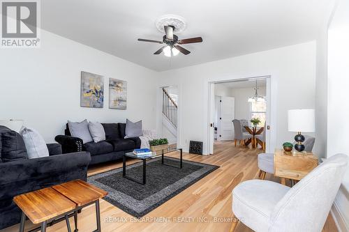 237 Main Street E, Norwich, ON - Indoor Photo Showing Living Room