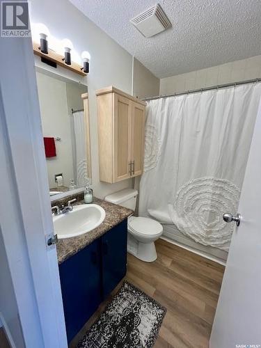 404 105 110Th Street E, Saskatoon, SK - Indoor Photo Showing Bathroom