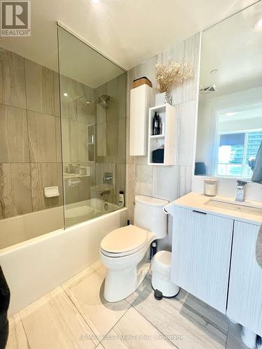 2108 - 195 Redpath Avenue, Toronto, ON - Indoor Photo Showing Bathroom