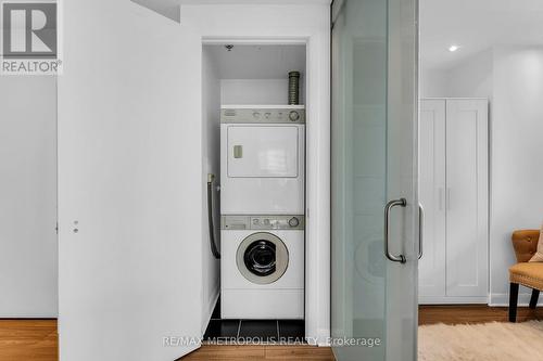 3009 - 375 King Street W, Toronto, ON - Indoor Photo Showing Laundry Room