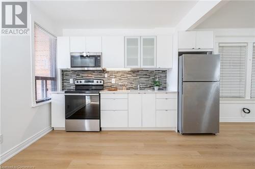 135 Hope Street, Toronto, ON - Indoor Photo Showing Kitchen