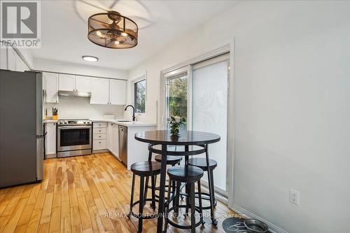 5021 Bunton Crescent, Burlington, ON - Indoor Photo Showing Kitchen With Stainless Steel Kitchen