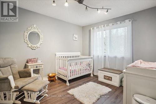 5021 Bunton Crescent, Burlington, ON - Indoor Photo Showing Bedroom