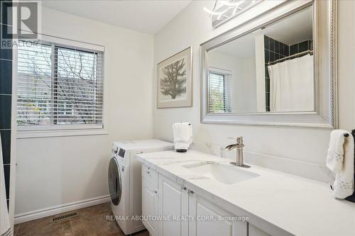 5021 Bunton Crescent, Burlington, ON - Indoor Photo Showing Laundry Room