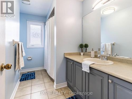 1051 Mcclenahan Crescent, Milton, ON - Indoor Photo Showing Bathroom