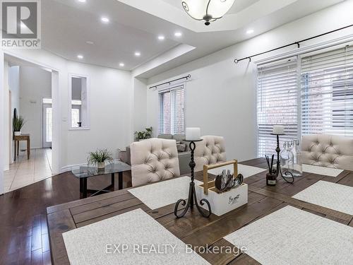 1051 Mcclenahan Crescent, Milton, ON - Indoor Photo Showing Living Room