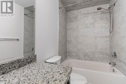 33 - 270 Melvin Avenue, Hamilton, ON - Indoor Photo Showing Bathroom