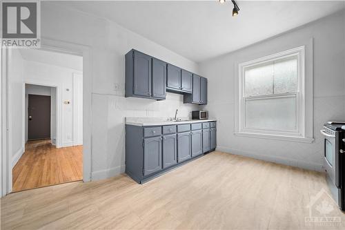 247 Flora Street Unit#1, Ottawa, ON - Indoor Photo Showing Kitchen