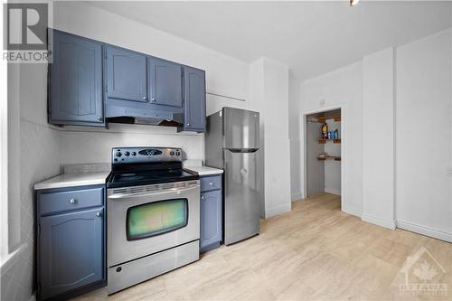 247 Flora Street Unit#1, Ottawa, ON - Indoor Photo Showing Kitchen