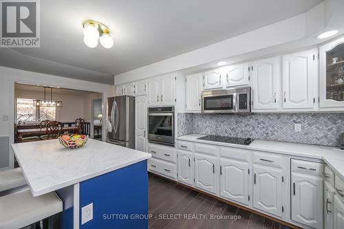 363 Kenmore Place, London, ON - Indoor Photo Showing Kitchen With Upgraded Kitchen