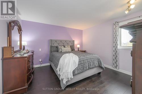 363 Kenmore Place, London, ON - Indoor Photo Showing Bedroom