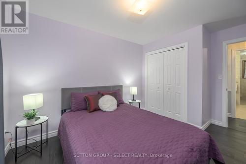 363 Kenmore Place, London, ON - Indoor Photo Showing Bedroom