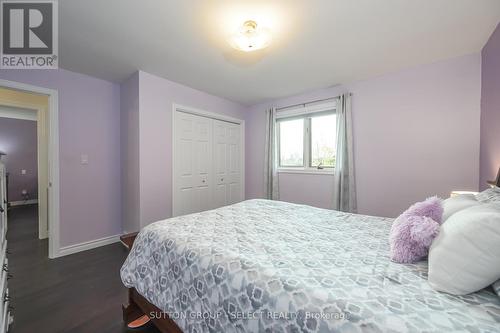 363 Kenmore Place, London, ON - Indoor Photo Showing Bedroom