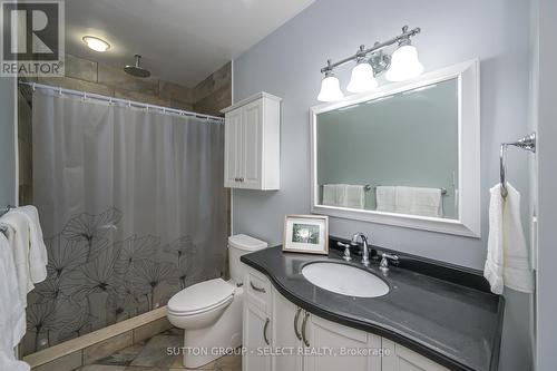 363 Kenmore Place, London, ON - Indoor Photo Showing Bathroom