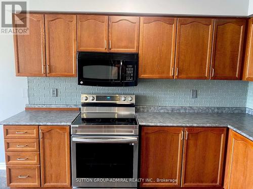 Main - 50 Maple Crown Terrace, Barrie, ON - Indoor Photo Showing Kitchen