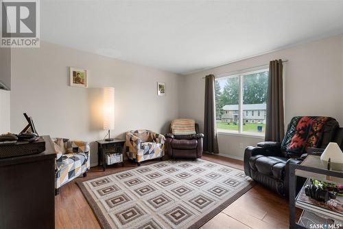 15A & 15B Erixon Place, Clavet, SK - Indoor Photo Showing Living Room