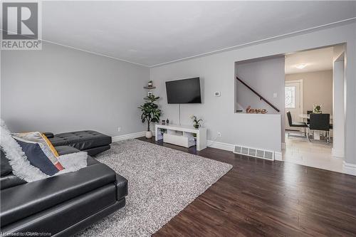 171 Kinzie Avenue Unit# Upper Unit, Kitchener, ON - Indoor Photo Showing Living Room