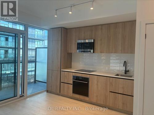 1707 - 127 Broadway Avenue, Toronto, ON - Indoor Photo Showing Kitchen