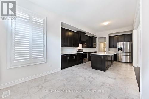 3021 Parsonage Crescent, Oakville, ON - Indoor Photo Showing Kitchen