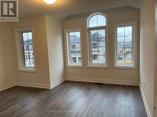 115 Kenneth Rogers Crescent, East Gwillimbury, ON - Indoor Photo Showing Other Room