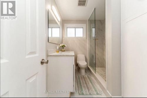 15 Athlone Avenue, Brampton, ON - Indoor Photo Showing Bathroom