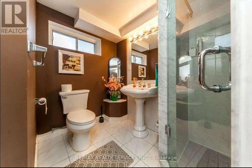 15 Athlone Avenue, Brampton, ON - Indoor Photo Showing Bathroom