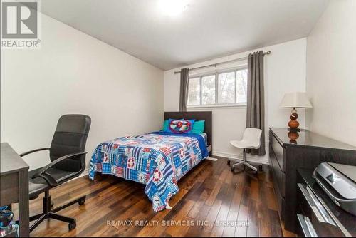 15 Athlone Avenue, Brampton, ON - Indoor Photo Showing Bedroom